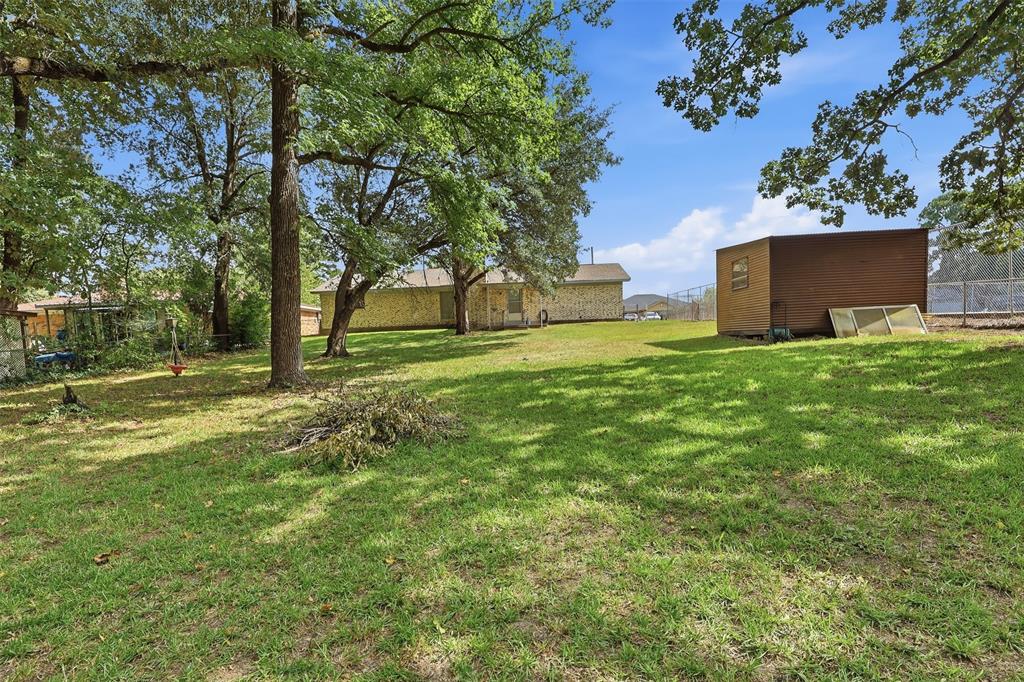108 Brenda Dr. Property Photo 23