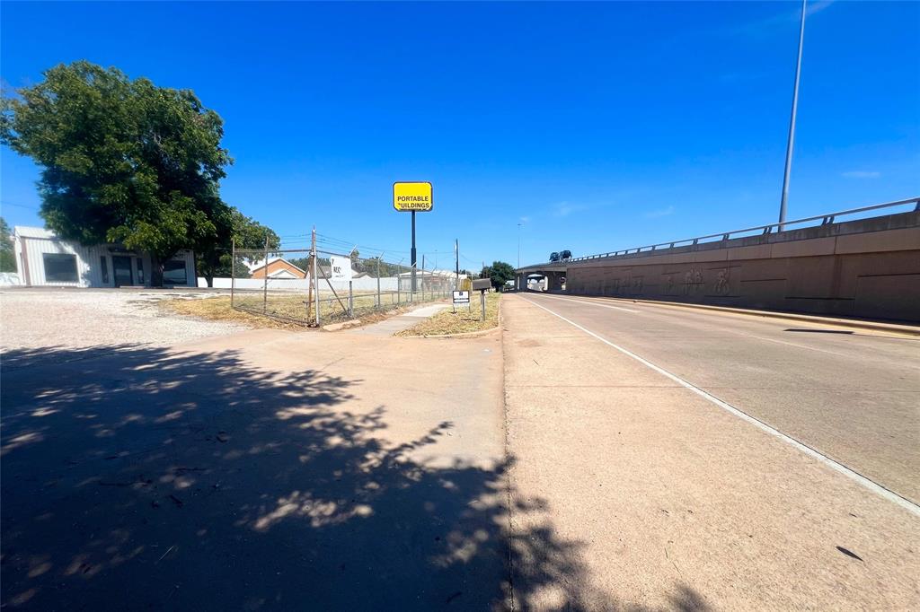231 Central Expressway 287 Freeway Property Photo 1