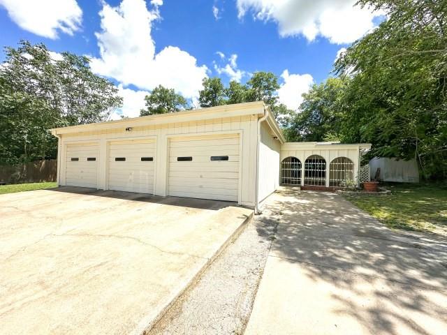 302 W Highland Avenue Property Photo 1
