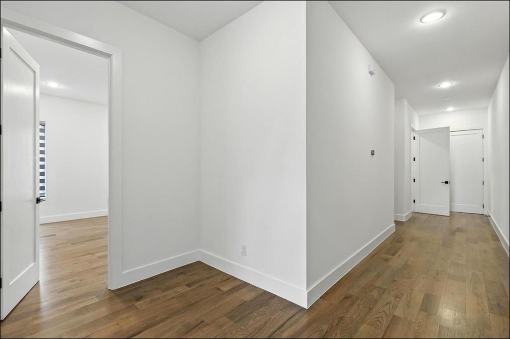 3523 N Versailles Avenue Property Photo 14