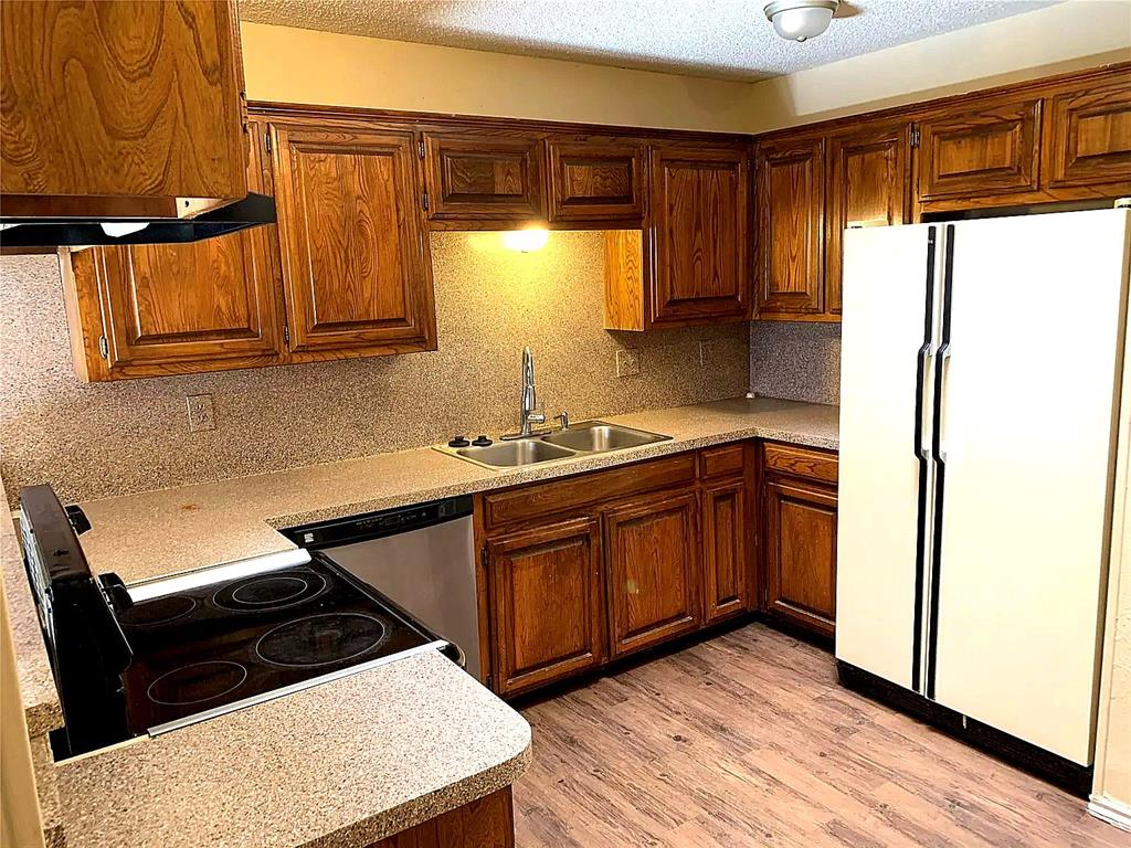 11826 Garden Terrace Drive Property Photo 2