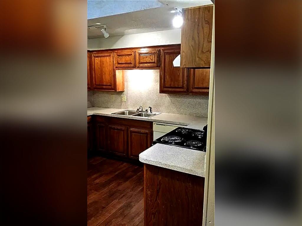 11826 Garden Terrace Drive Property Photo 8