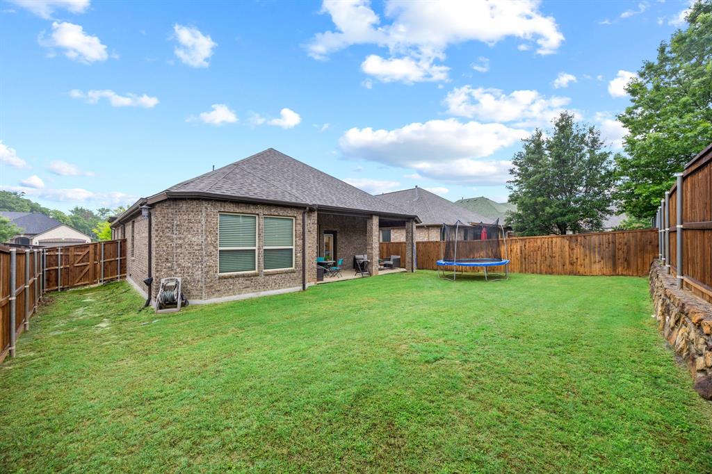 908 Spring Falls Drive Property Photo 21
