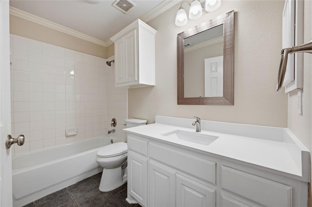 1716 Mapleleaf Falls Drive Property Photo 23
