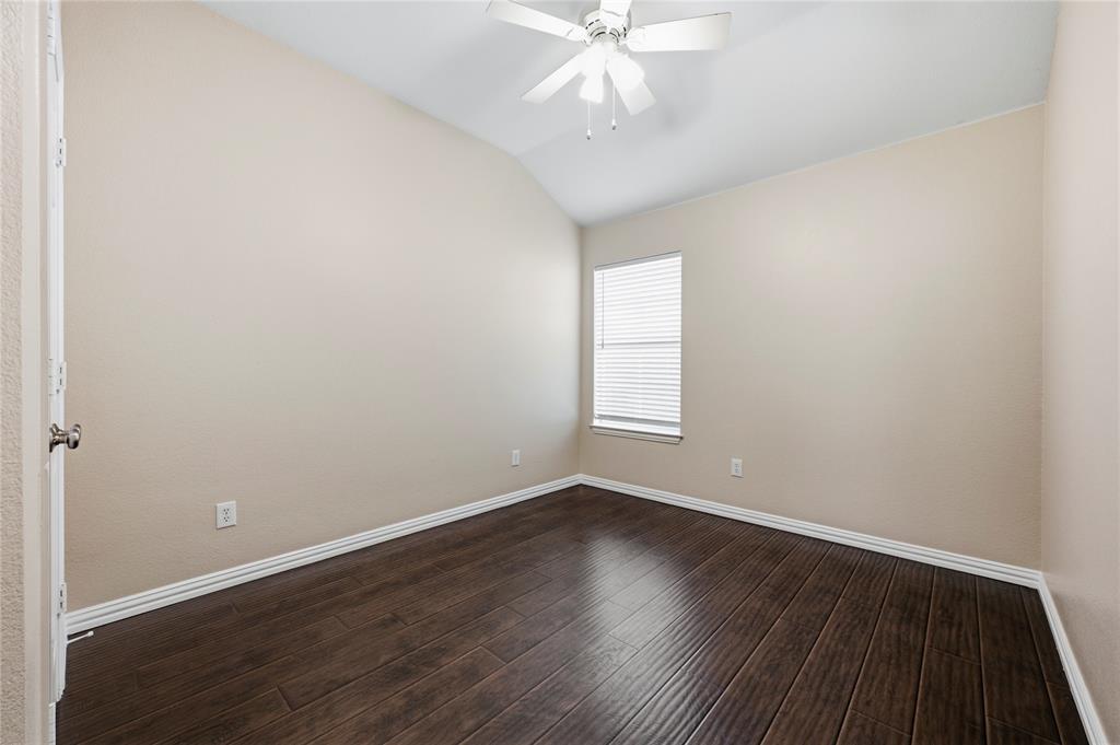 1716 Mapleleaf Falls Drive Property Photo 24