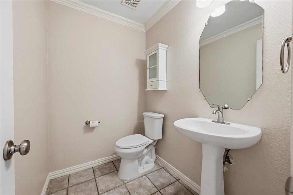 1716 Mapleleaf Falls Drive Property Photo 26