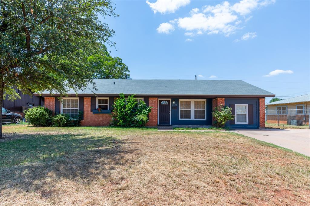 2152 Westview Drive Property Photo 1