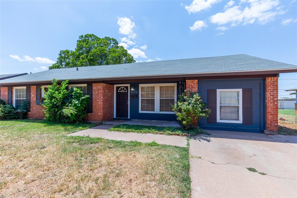 2152 Westview Drive Property Photo 3