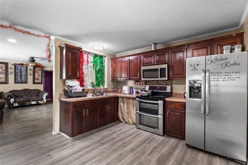 2802 Gooch Street Property Photo 5