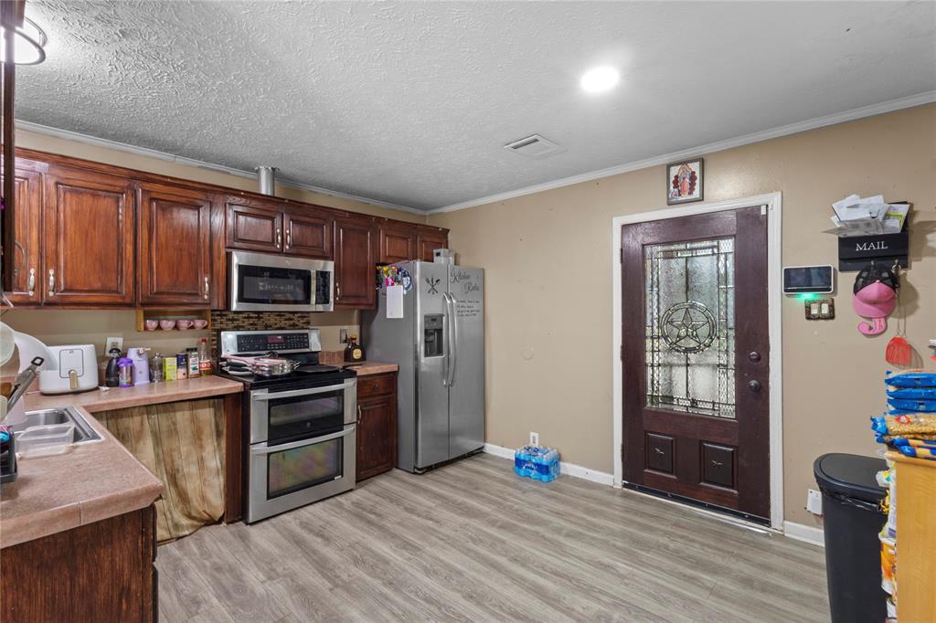 2802 Gooch Street Property Photo 6
