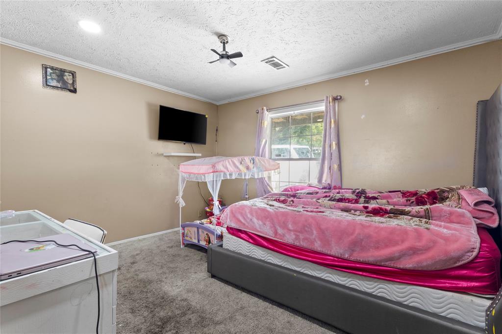 2802 Gooch Street Property Photo 10