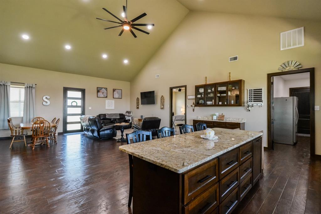 605 Fm 614 Property Photo 7