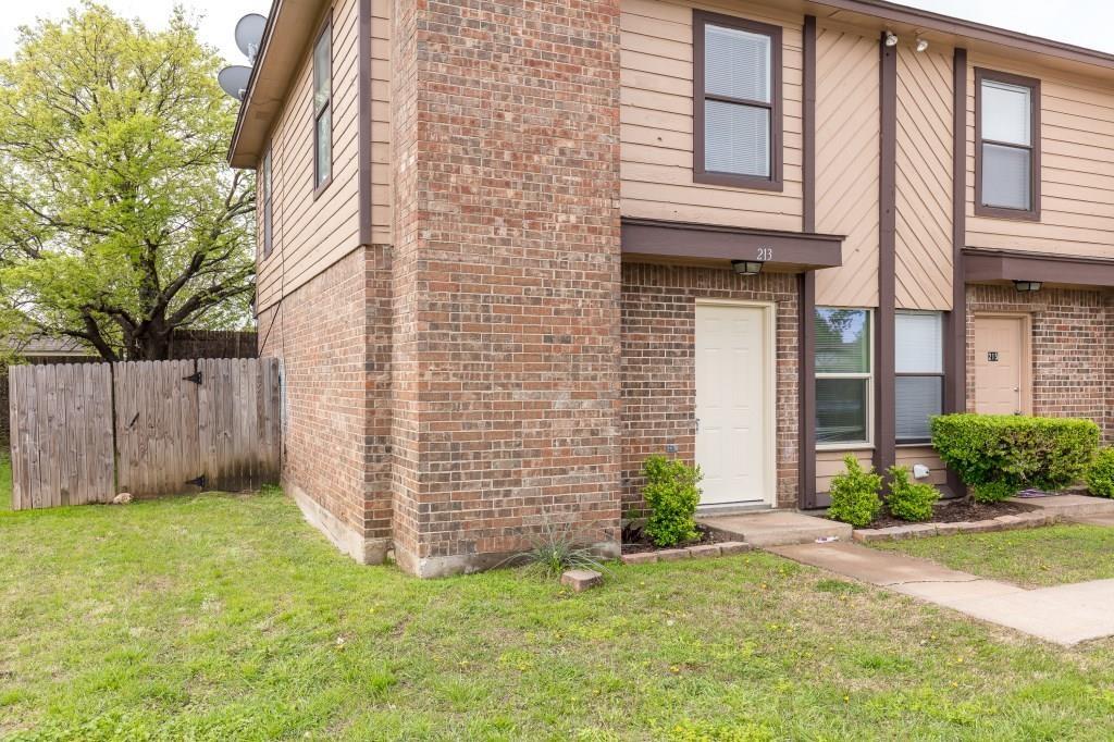 213 Cambridge Drive Property Photo 1