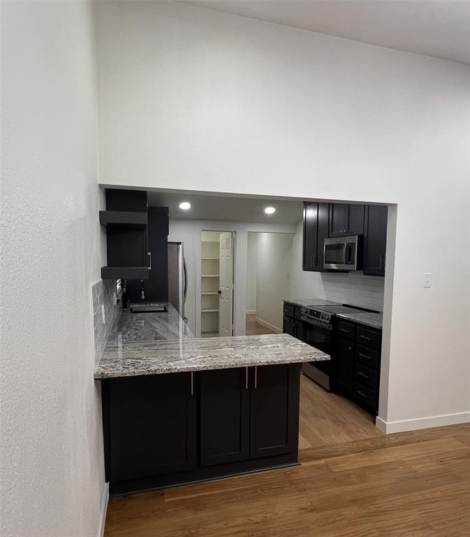 811 Thompson Street Property Photo 7
