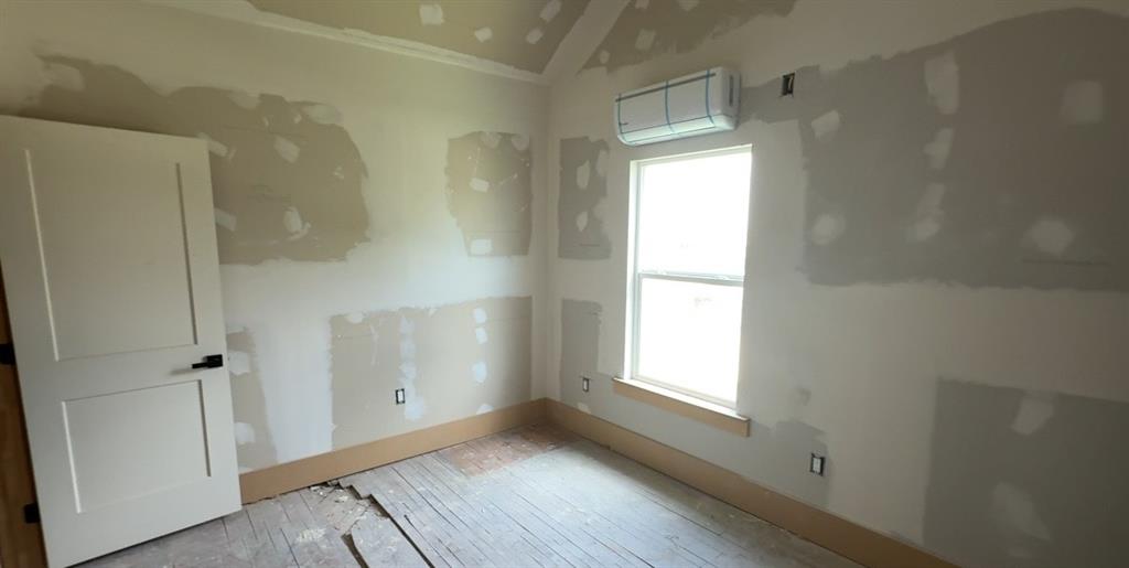 2802 31st Street Property Photo 10