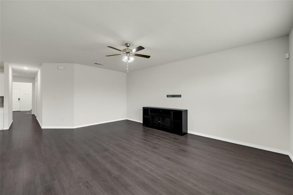 1117 Goldfinch Drive Property Photo 9