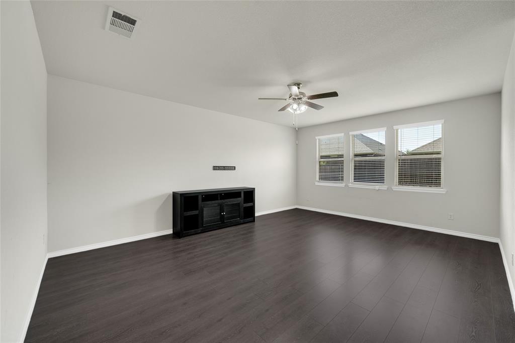 1117 Goldfinch Drive Property Photo 10