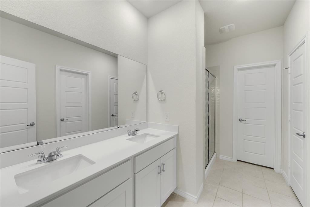 1117 Goldfinch Drive Property Photo 12