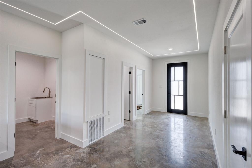 1911 Bickers Street Property Photo 2