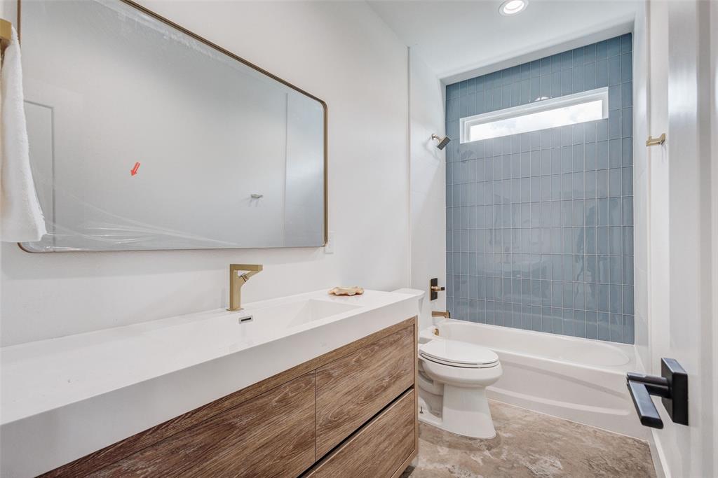 1911 Bickers Street Property Photo 4