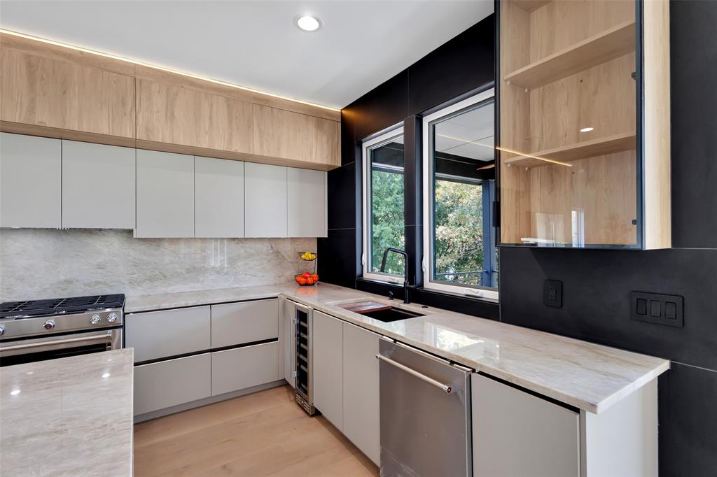 1911 Bickers Street Property Photo 15