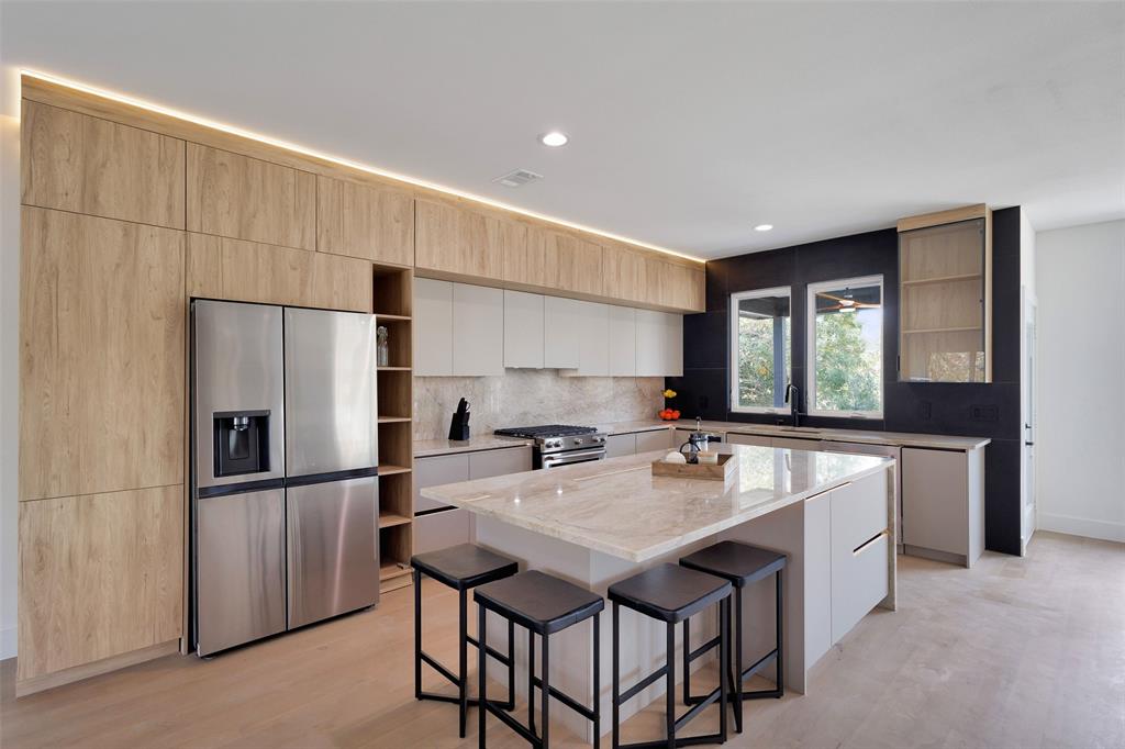 1911 Bickers Street Property Photo 17