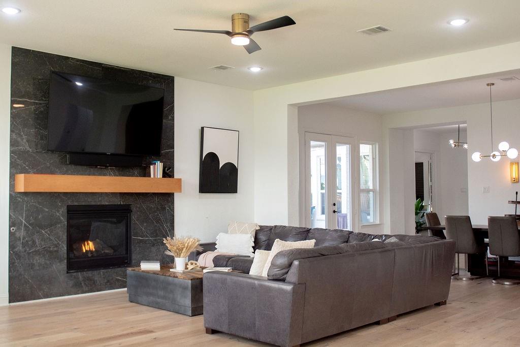 8148 Castlebridge Property Photo 8