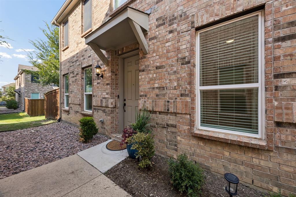 975 Emil Place Property Photo 7