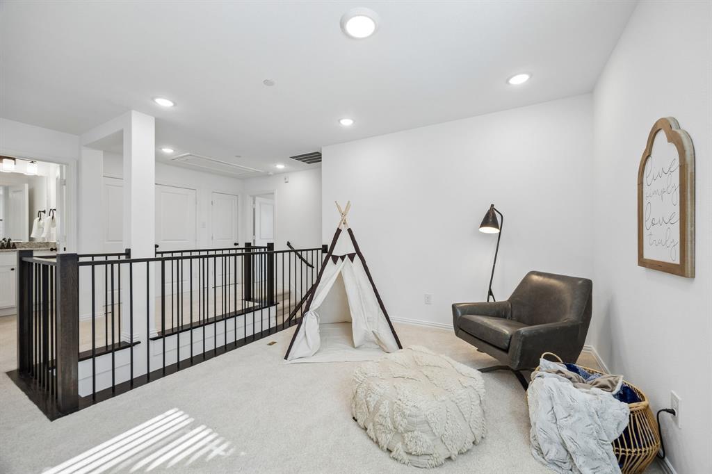975 Emil Place Property Photo 27