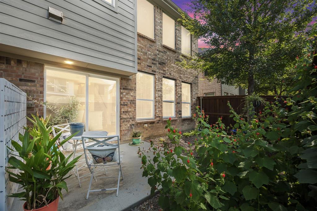 975 Emil Place Property Photo 38