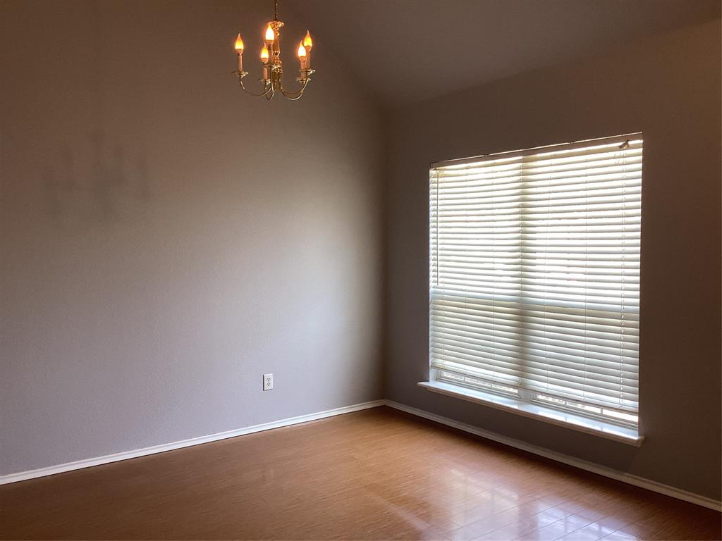 5012 Raymond Drive Property Photo 3
