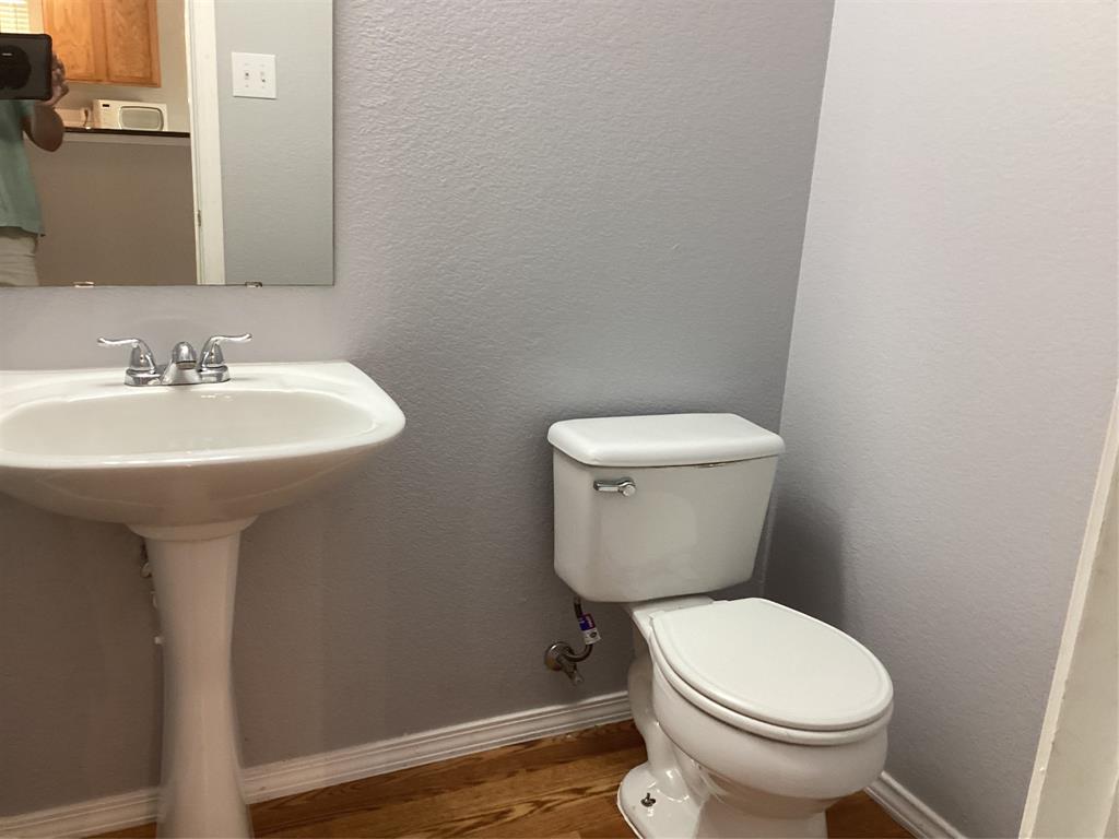 5012 Raymond Drive Property Photo 7