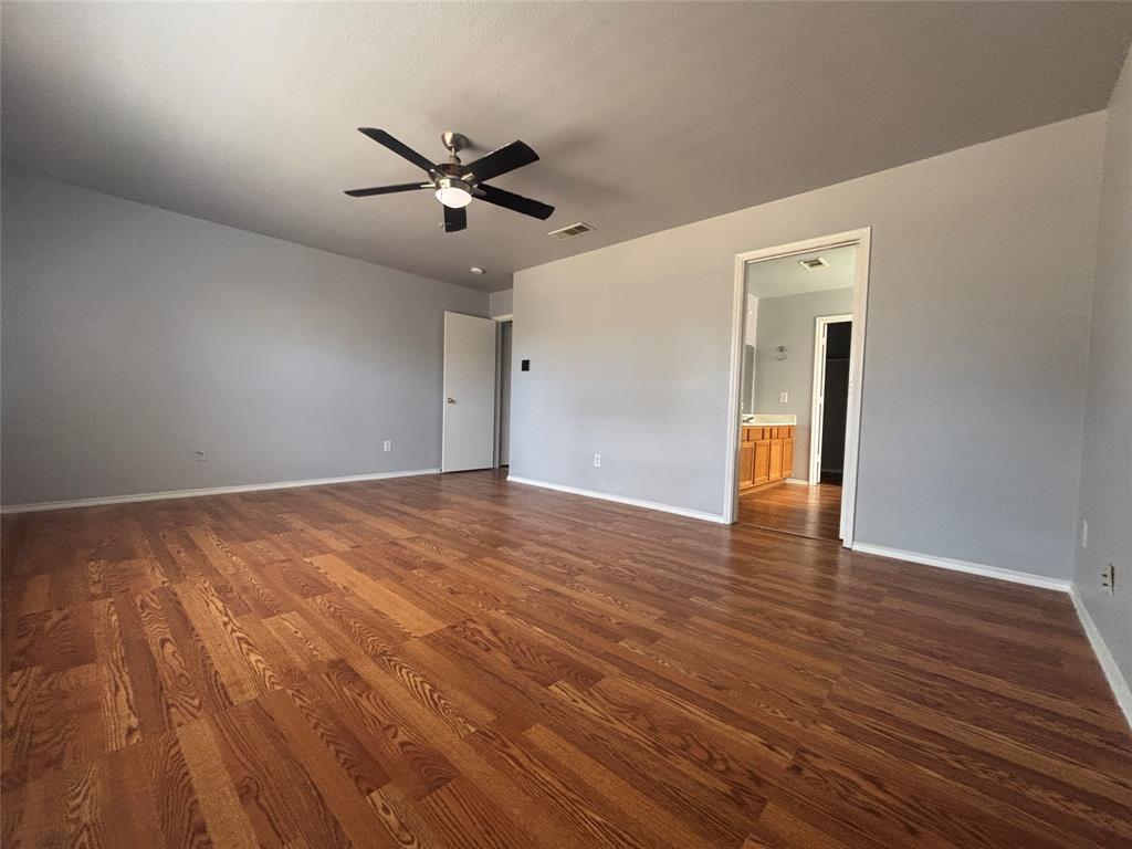 5012 Raymond Drive Property Photo 10