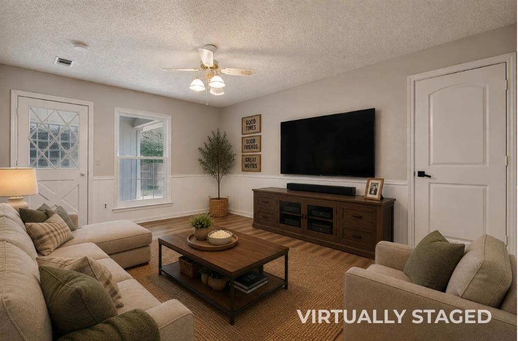 2212 Kirby Drive Property Photo 10
