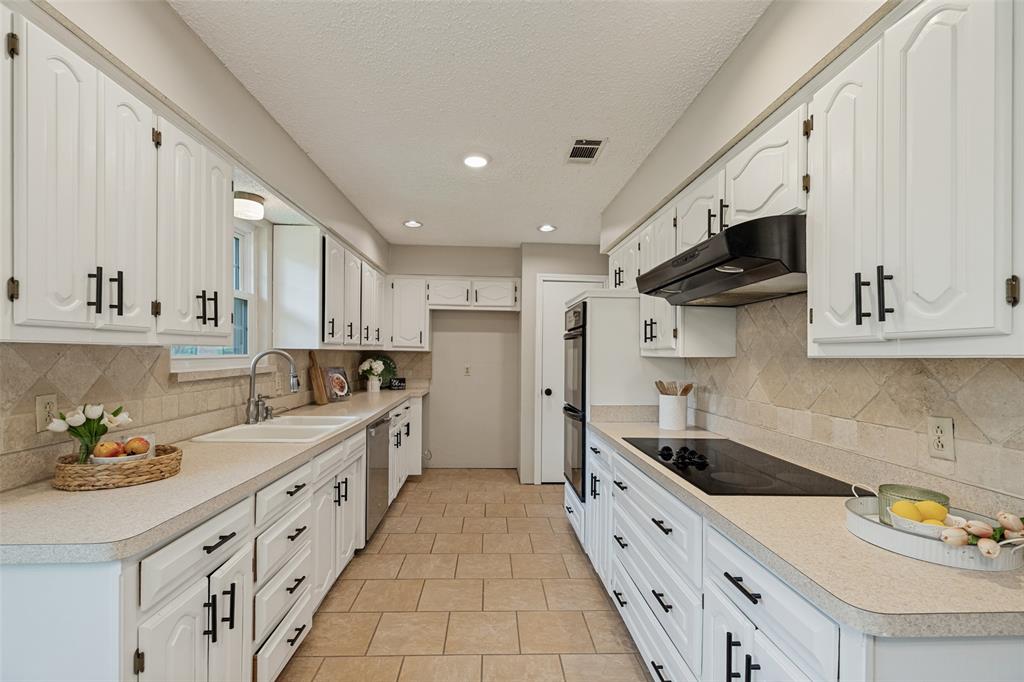 2212 Kirby Drive Property Photo 25