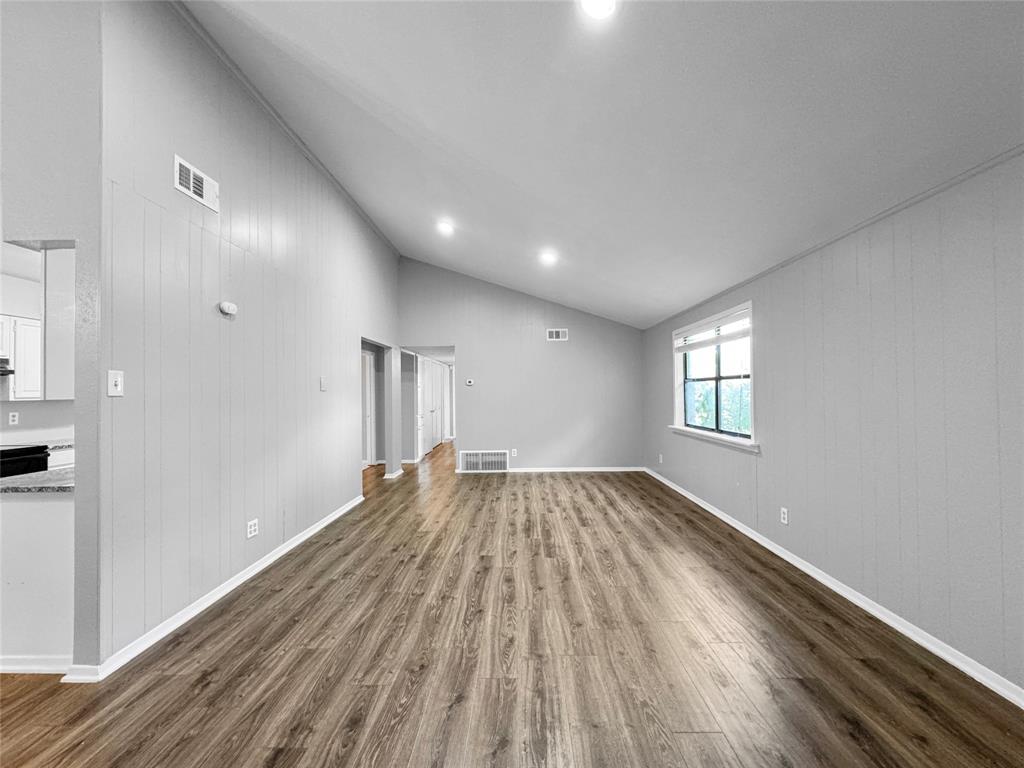 1319 Wisteria Way Property Photo 3