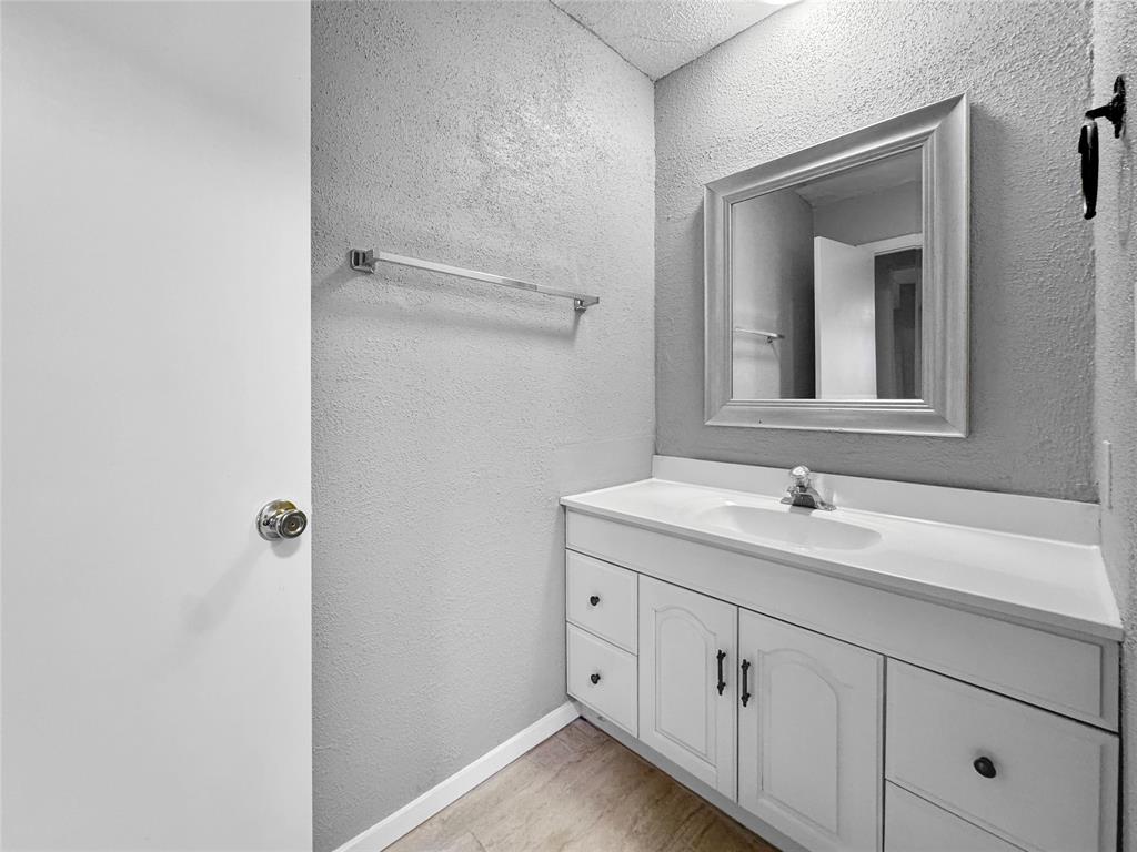 1319 Wisteria Way Property Photo 12