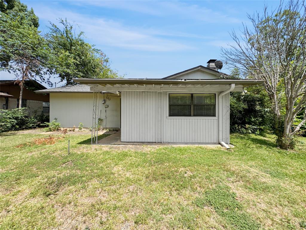 1319 Wisteria Way Property Photo 14