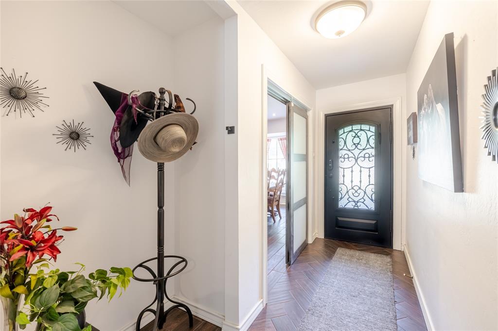 22 Greenbriar Street Property Photo 5