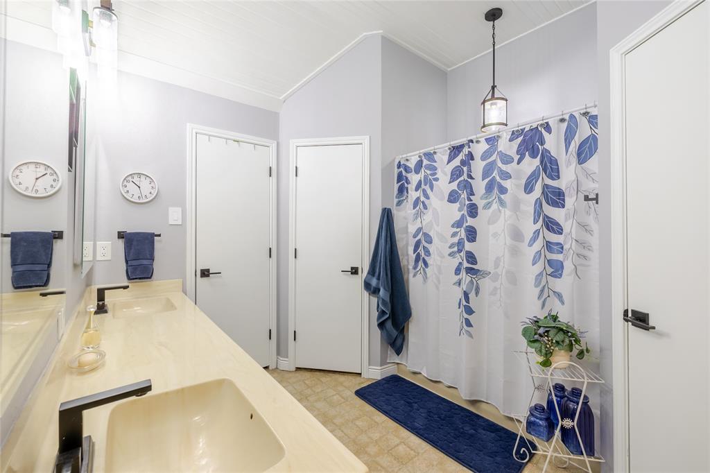 22 Greenbriar Street Property Photo 18