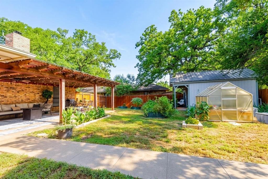 22 Greenbriar Street Property Photo 35