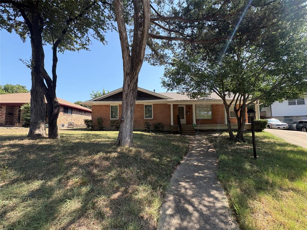 615 Oak Forest Drive Property Photo 1