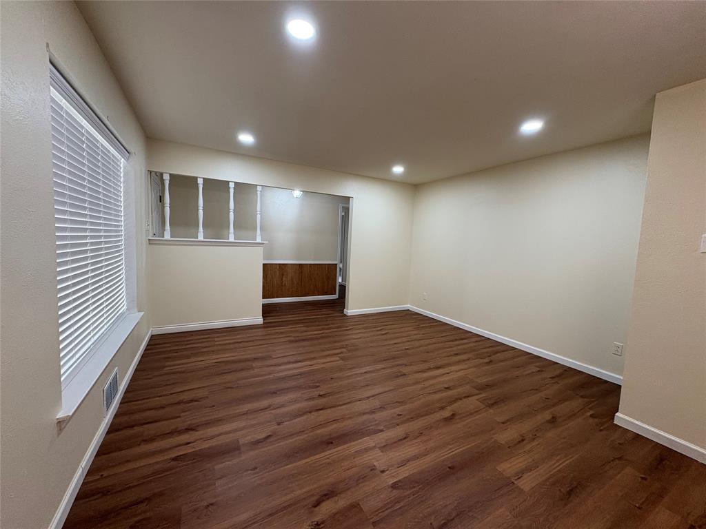 615 Oak Forest Drive Property Photo 6