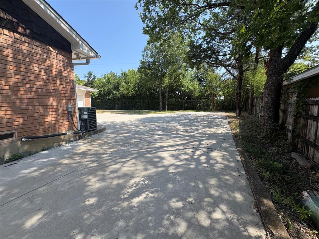 615 Oak Forest Drive Property Photo 29