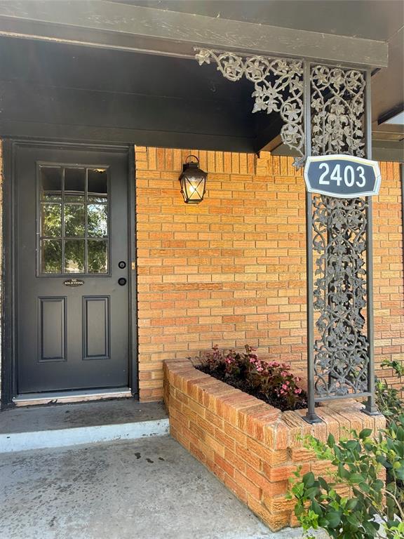 2403 Panhandle Street Property Photo 2