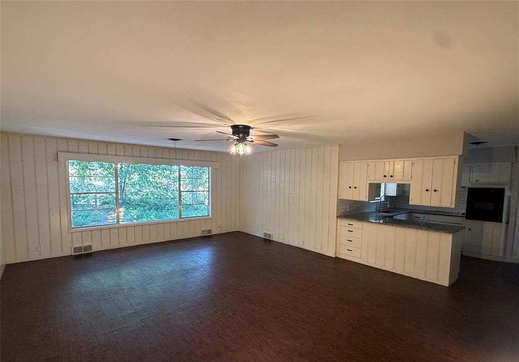 2403 Panhandle Street Property Photo 10