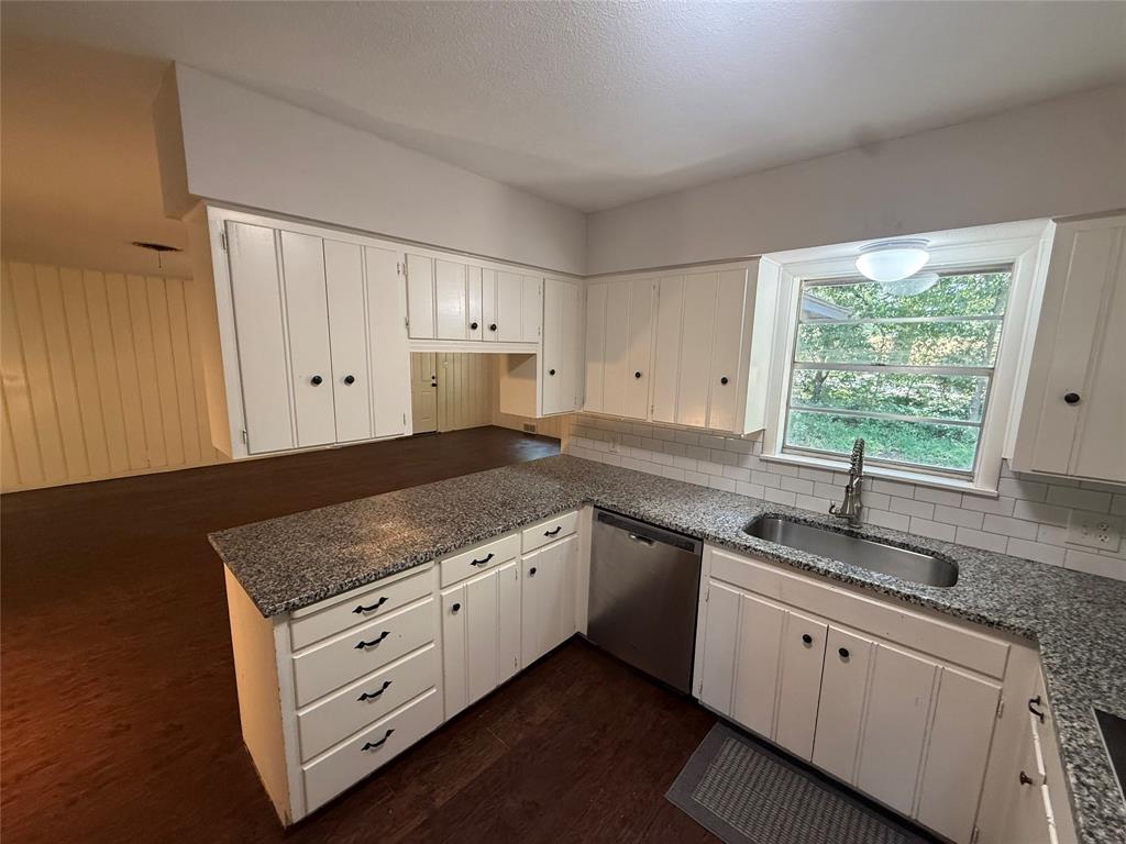 2403 Panhandle Street Property Photo 11