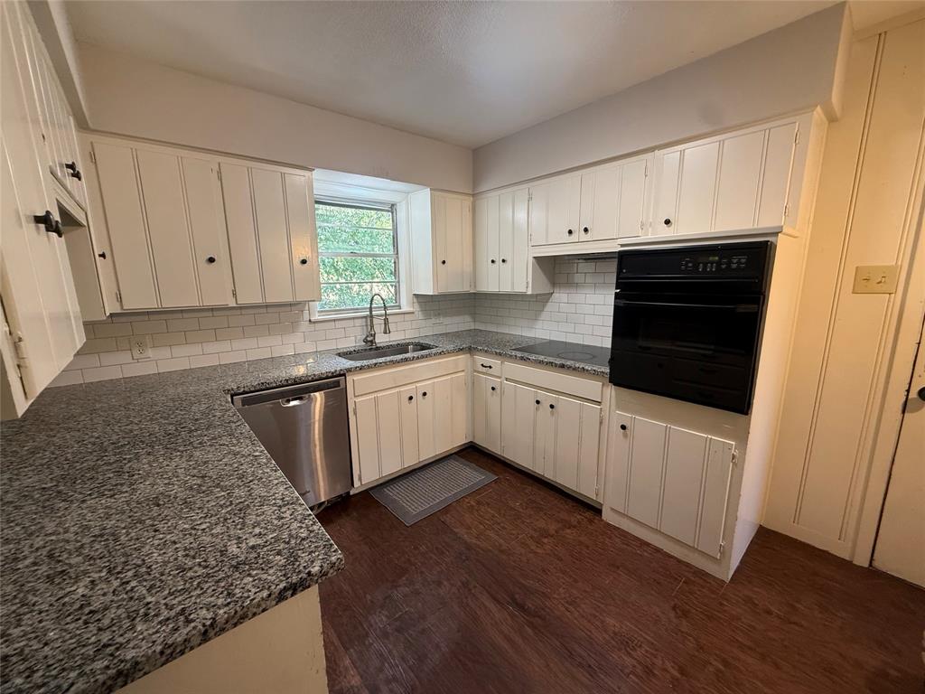 2403 Panhandle Street Property Photo 12