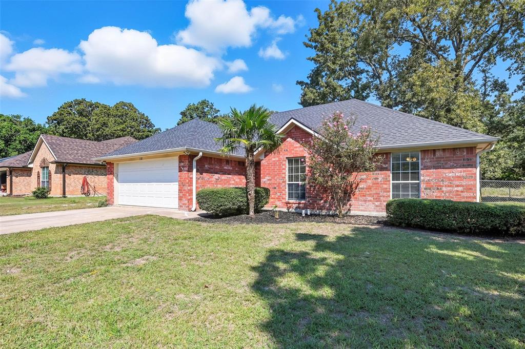332 Comanche Trail Property Photo 1