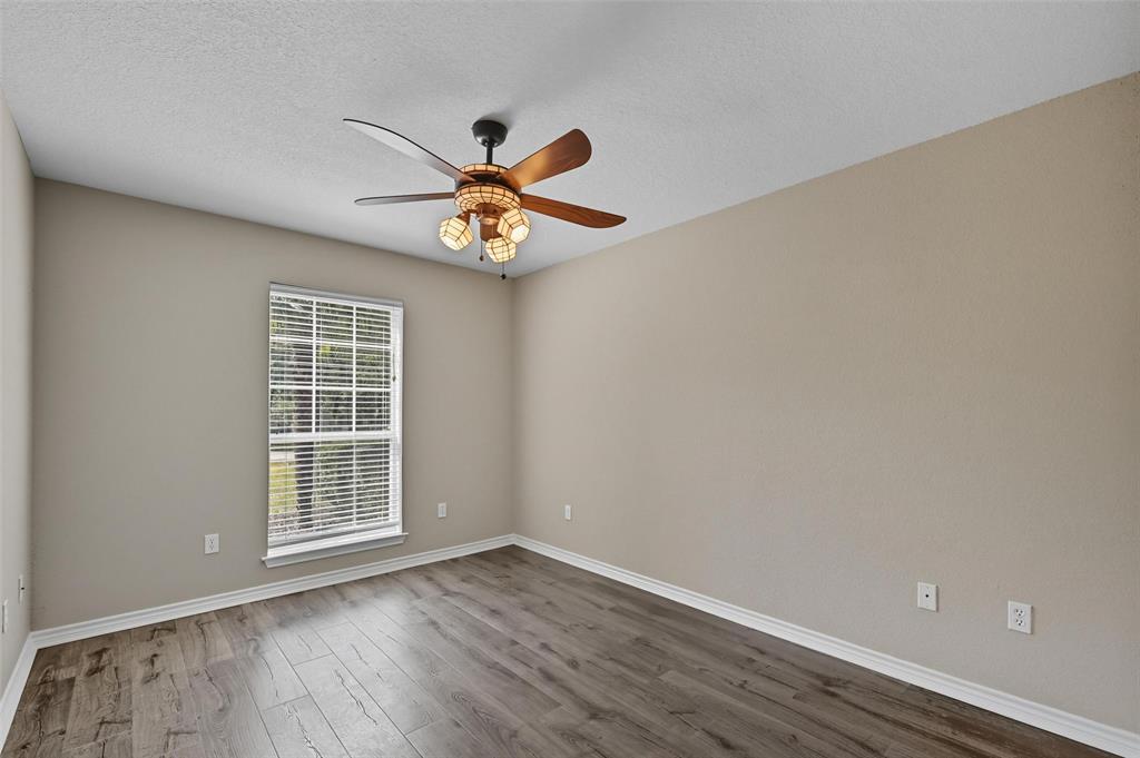 332 Comanche Trail Property Photo 19